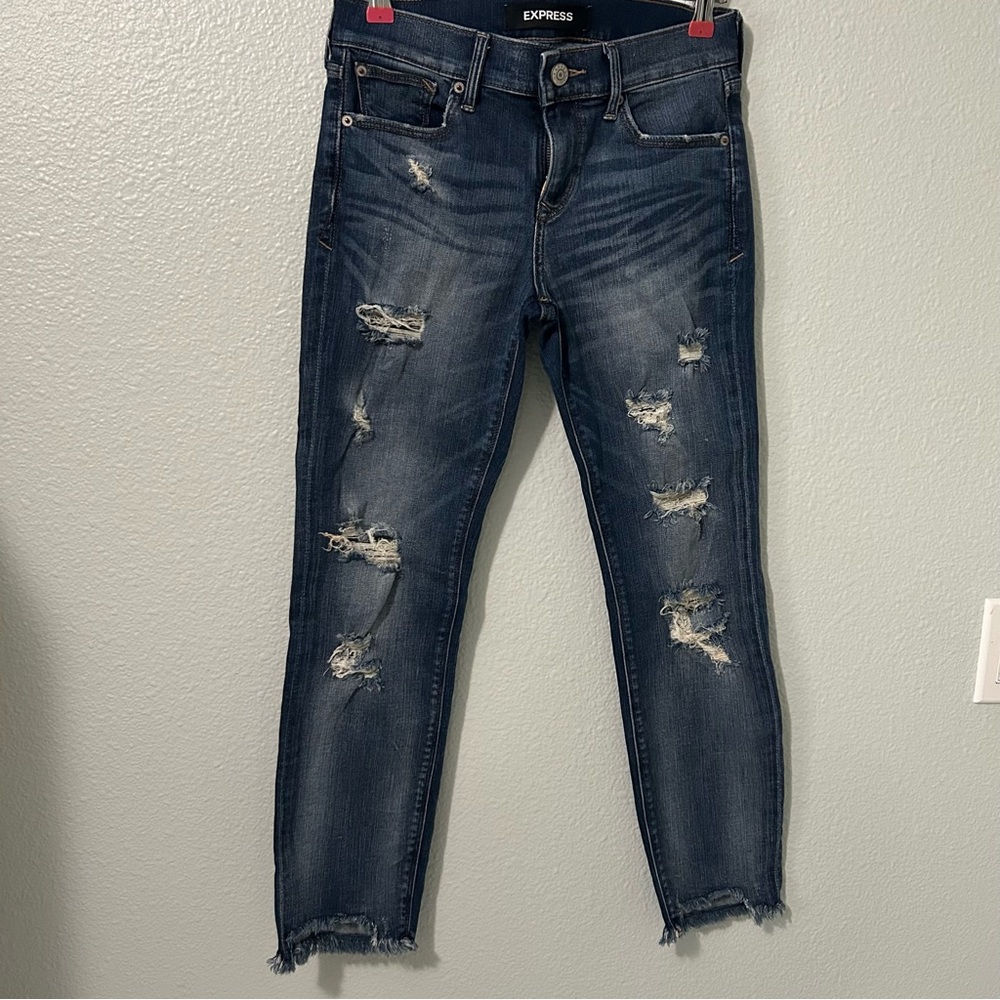 Express Skinny ankle/mid rise ripped jeans size 2